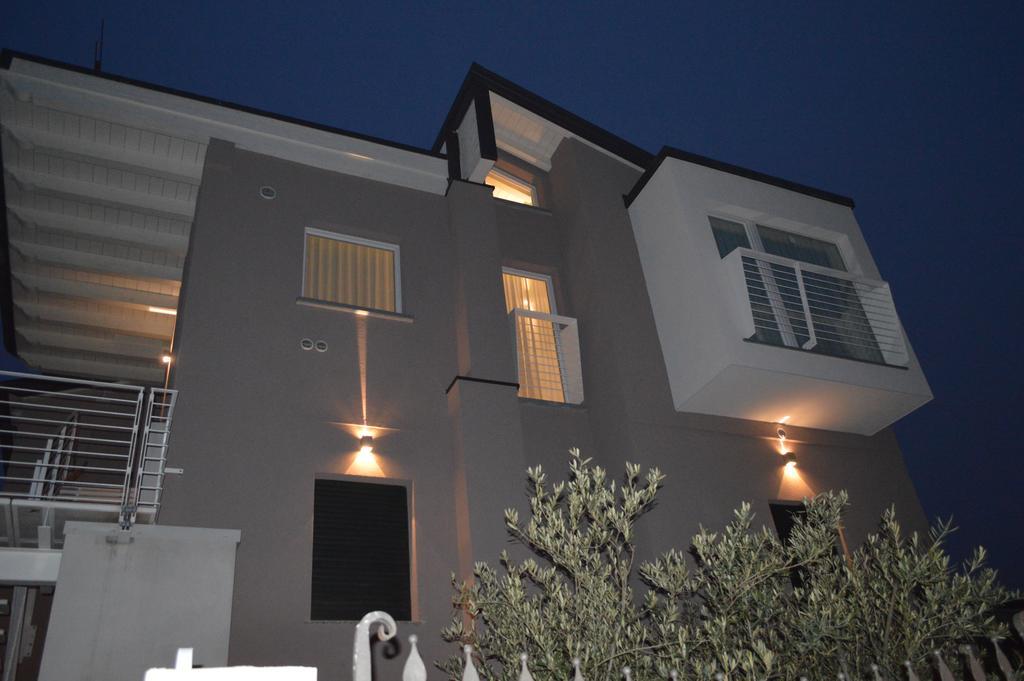 B&B Gardacharme Desenzano del Garda Dış mekan fotoğraf